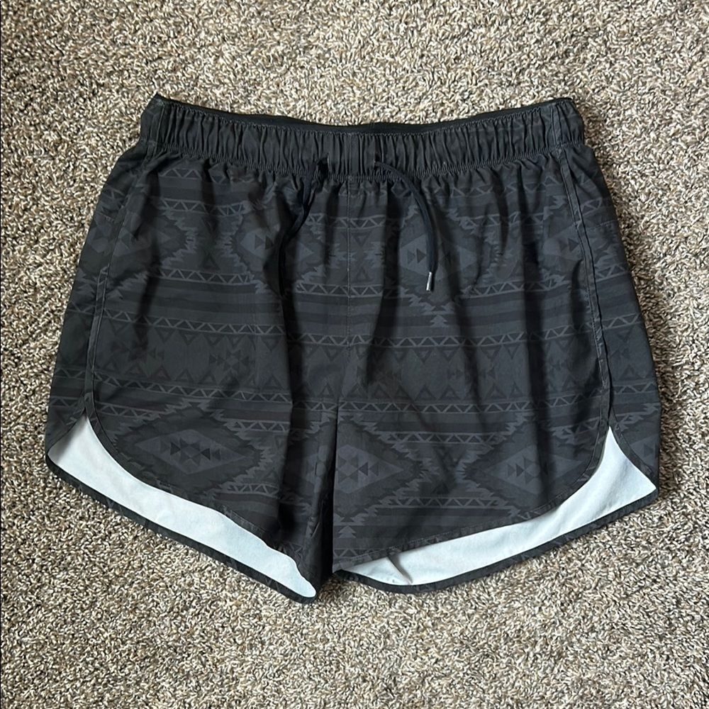 Chubbies Women’s Board Shorts Aztec Lined 5.5” Size M